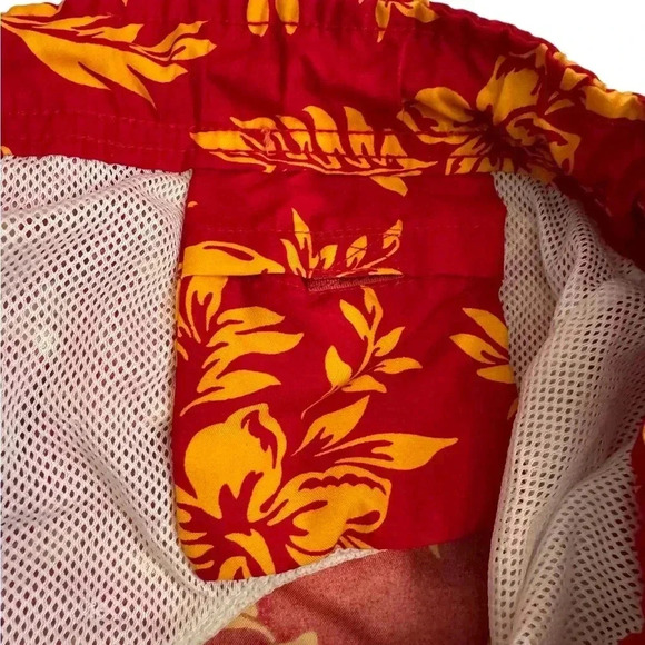 Consensus Men's M Swim Trunks Hawaiian Red with Mesh Liner, Pockets - Picture 5 of 7